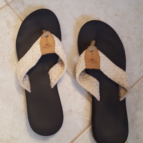 neutral colored flip flops